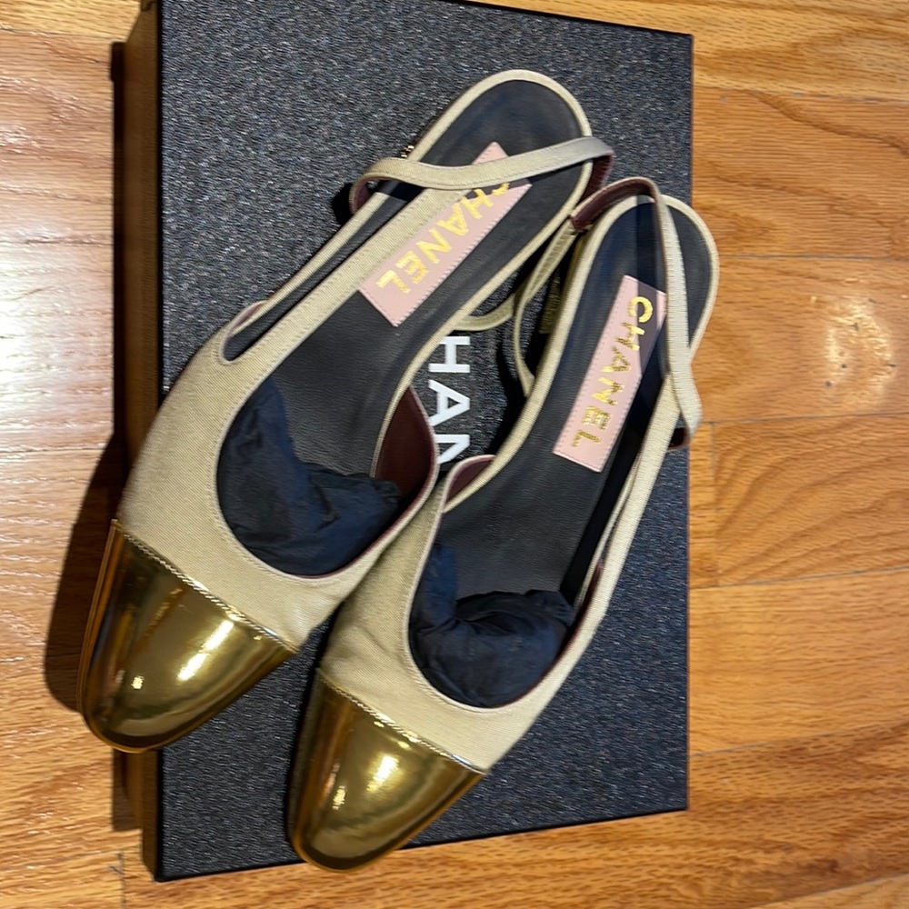 Chanel slingbacks limited edition